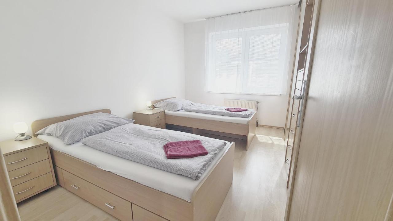 Apartmany Zlatovska Trencin Exterior foto