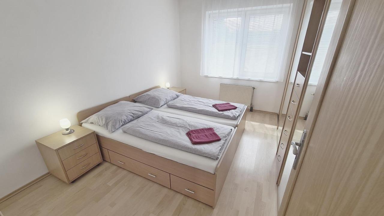 Apartmany Zlatovska Trencin Exterior foto