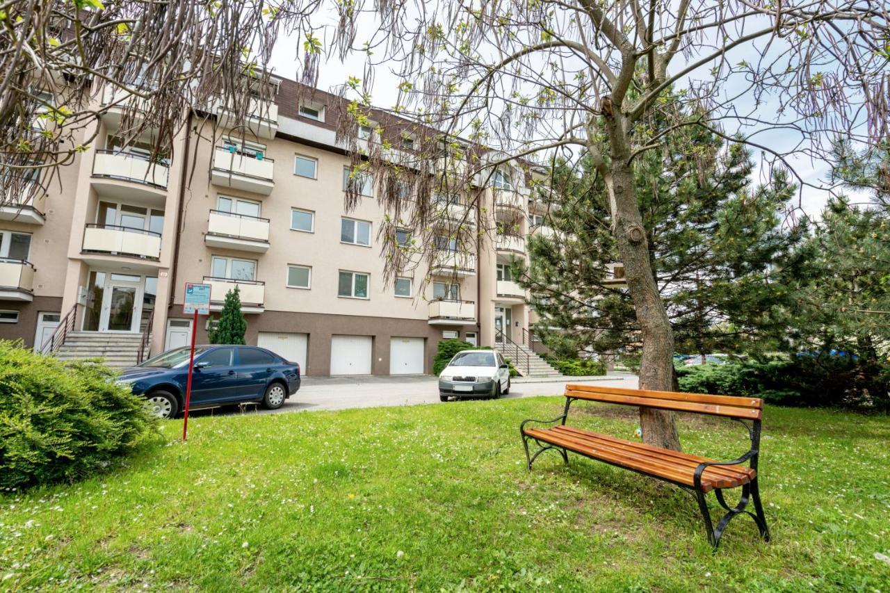 Apartmany Zlatovska Trencin Exterior foto